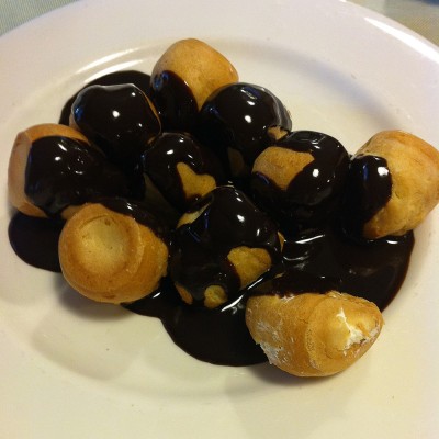 profiteroles-@-la-chalana_w
