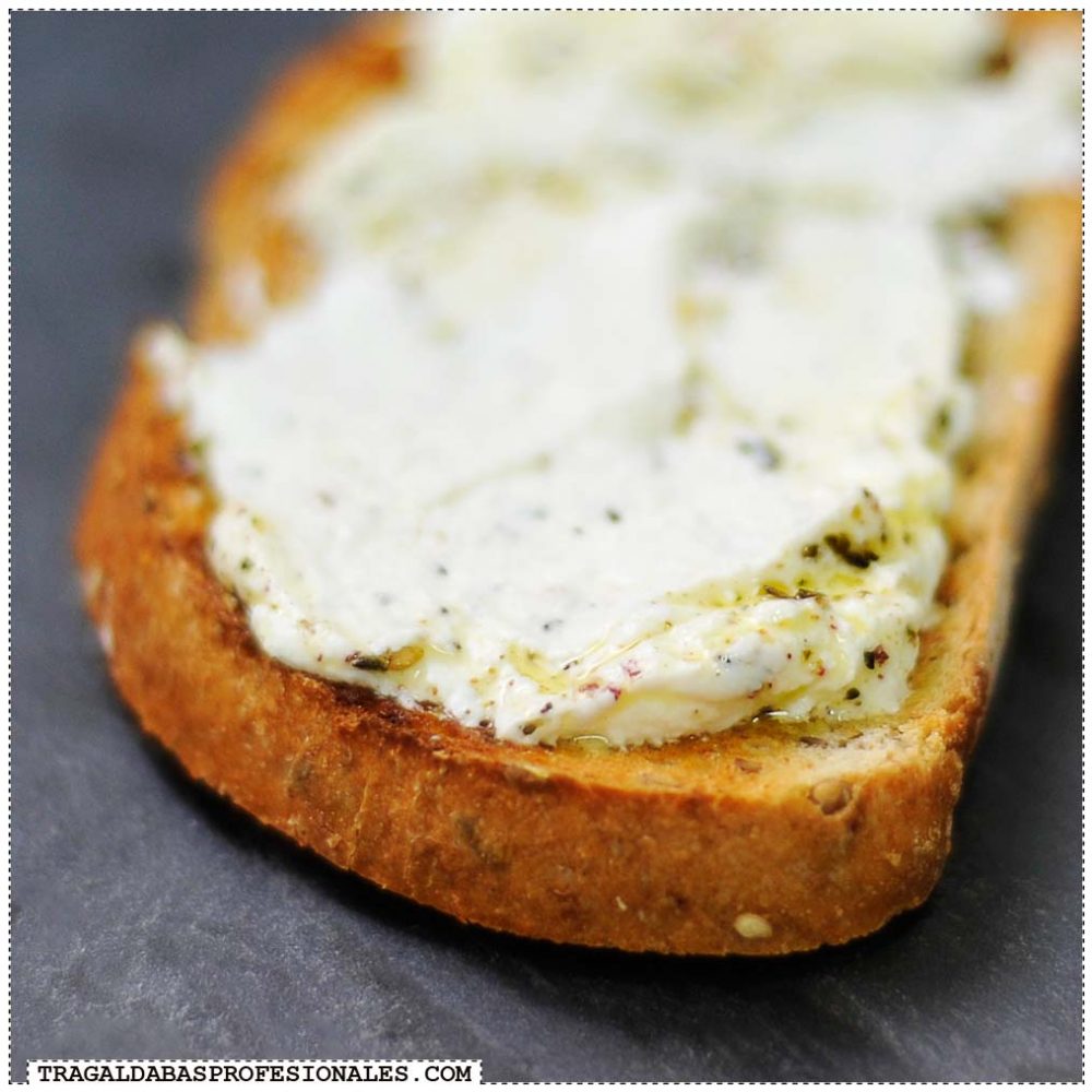 Tragaldabas Profesionales Labneh - Tostada