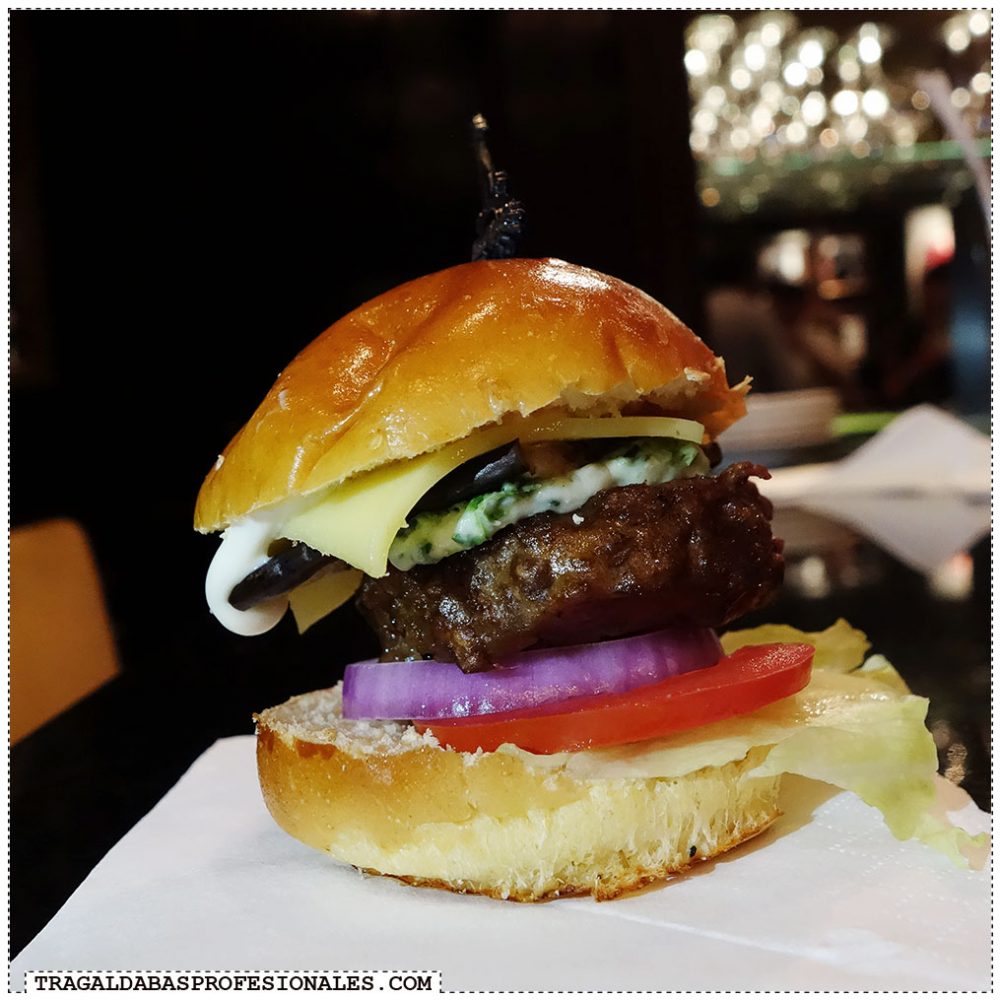 Tragaldabas Profesionales - Hamburguesas de Hard Rock Cafe Tragaldabas Profesionales - Hamburguesas de Hard Rock Cafe