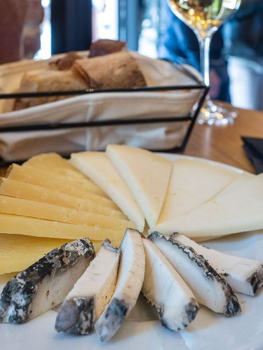 taberna-la-tienta-madrid-tragaldabas-profesionales-queso